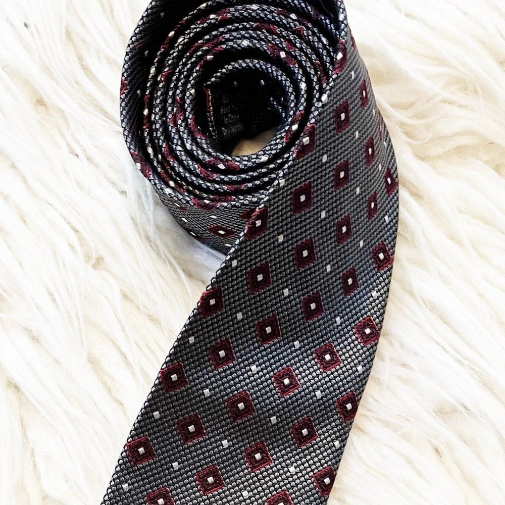 Pronto Uomo Tie - Gray & Red Black Diamond Pattern 100% Silk - Picture 5 of 7
